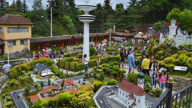 mini mundo em gramado